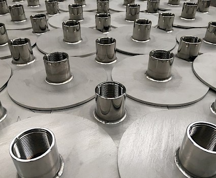 Stainless Steel round plate with 3/8 BSP pipe fitting TIG welded
