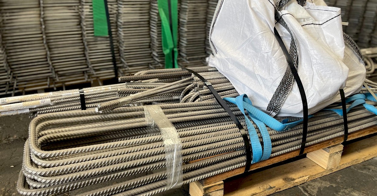 Bent Stainless Steel Ribbed Bar