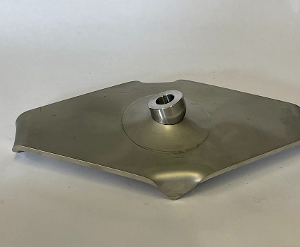 Stainless steel spiked plate washer with hemi seating